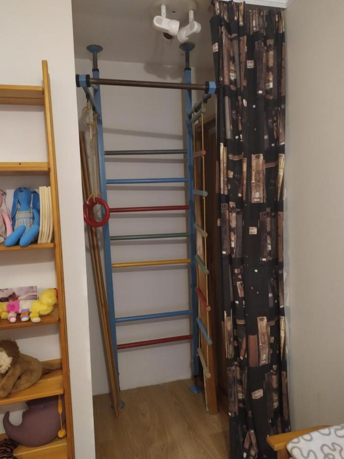 Three Bedroom Stepana Bandery Street รีฟเน ภายนอก รูปภาพ