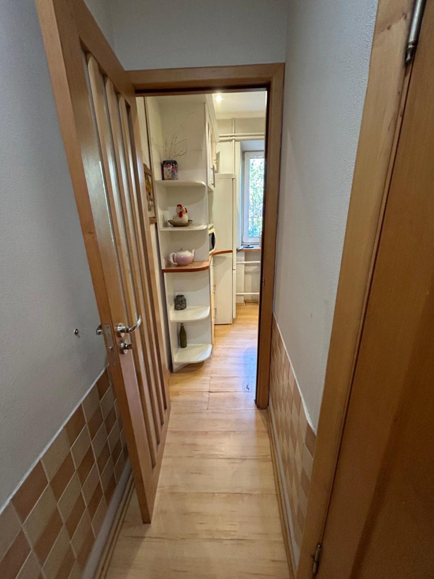 Three Bedroom Stepana Bandery Street รีฟเน ภายนอก รูปภาพ