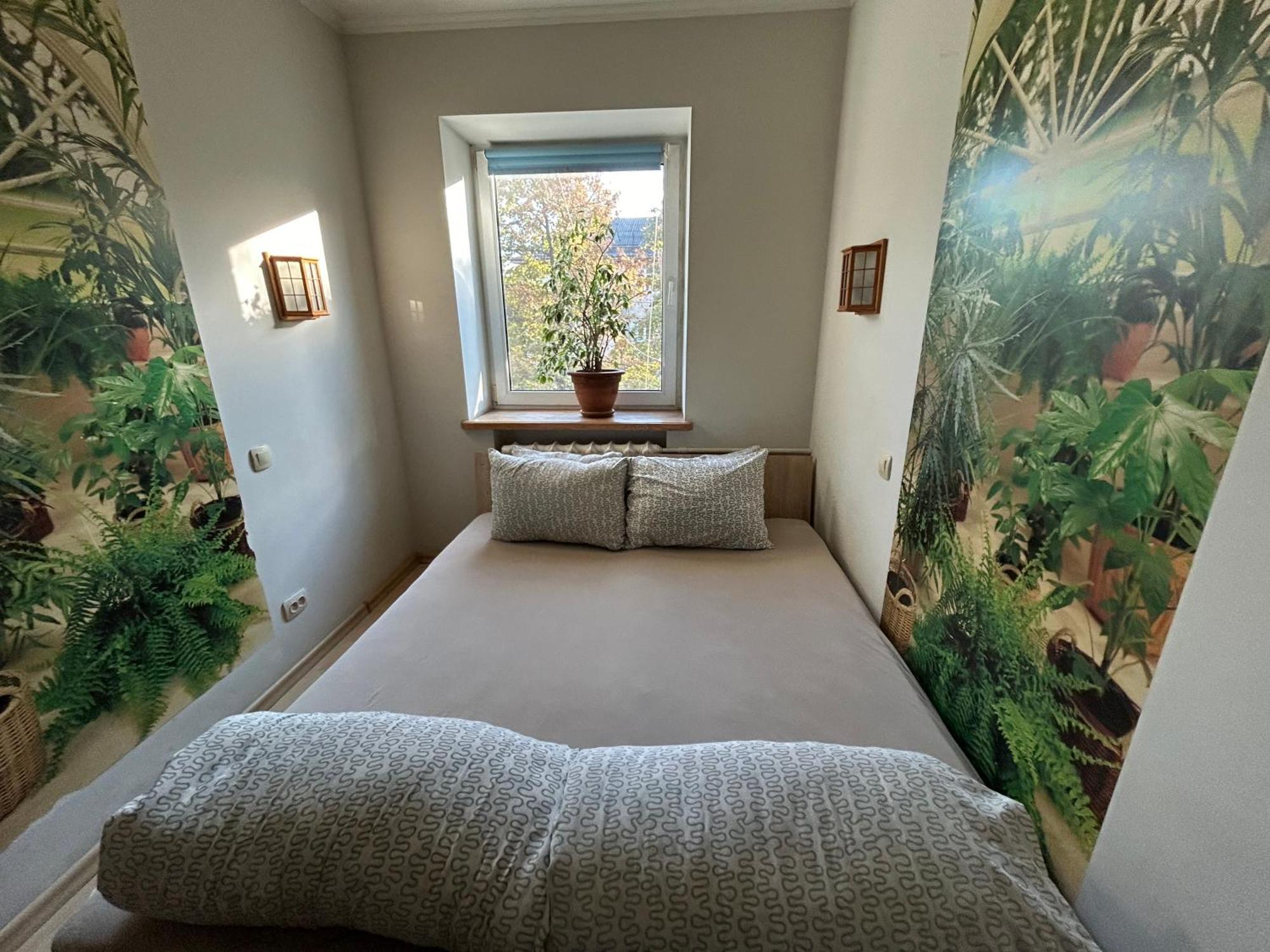 Three Bedroom Stepana Bandery Street รีฟเน ภายนอก รูปภาพ