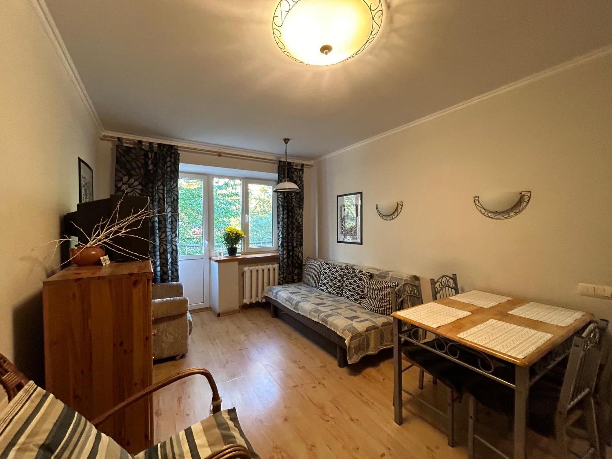 Three Bedroom Stepana Bandery Street รีฟเน ภายนอก รูปภาพ