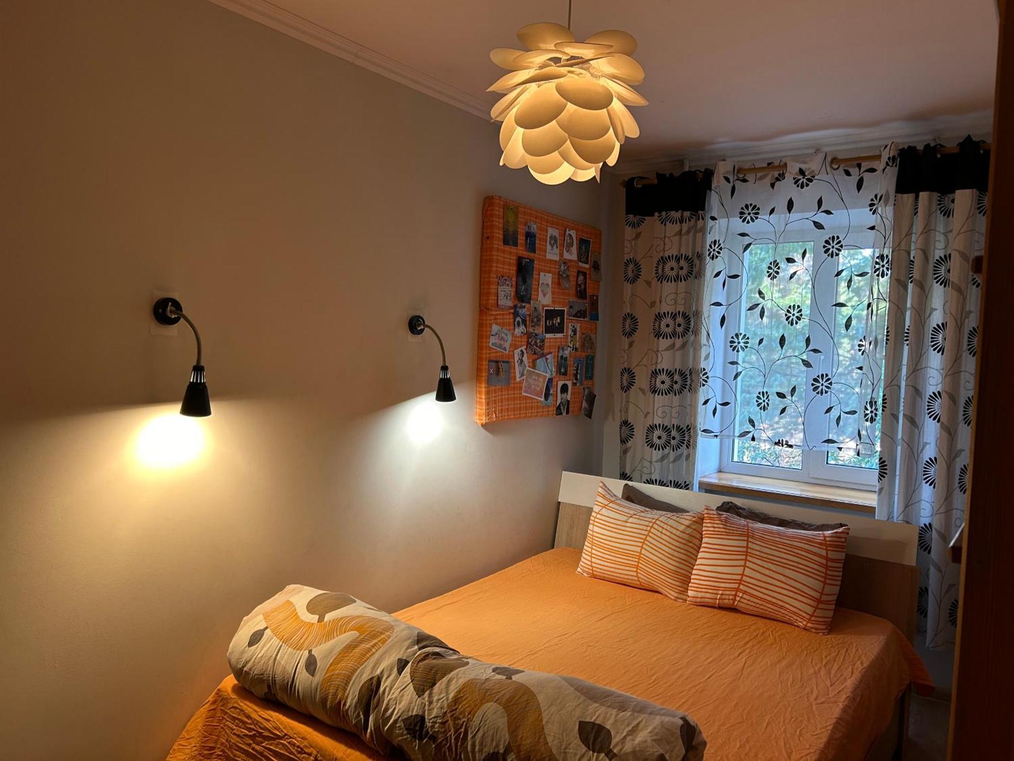 Three Bedroom Stepana Bandery Street รีฟเน ภายนอก รูปภาพ