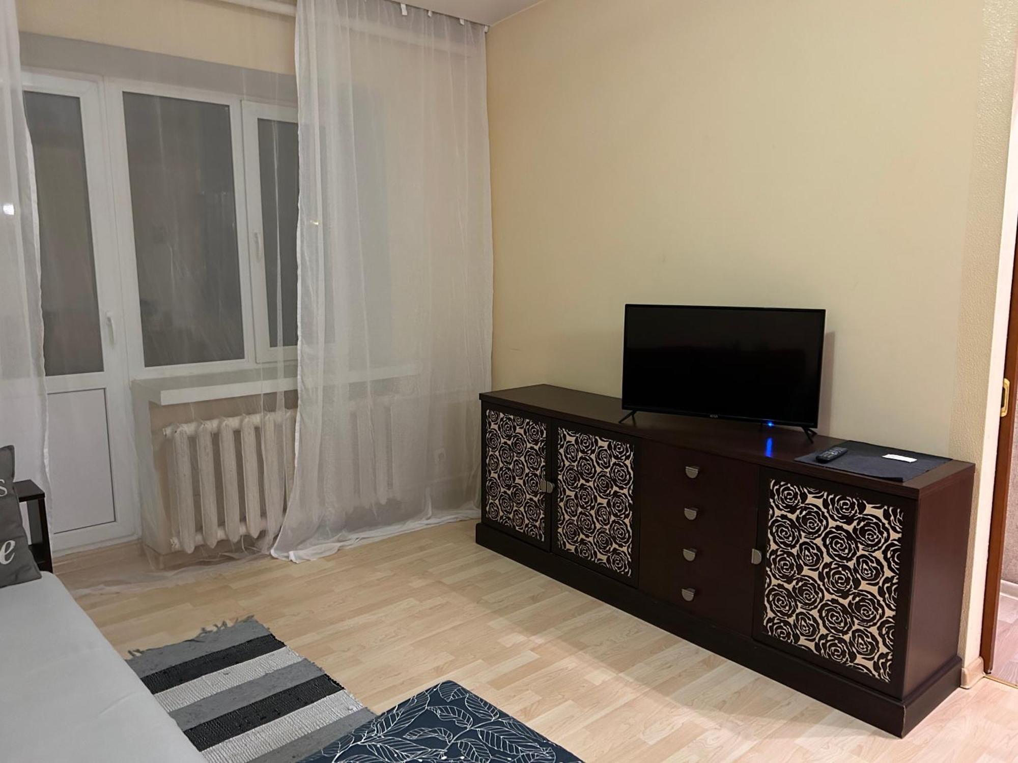 Three Bedroom Stepana Bandery Street รีฟเน ภายนอก รูปภาพ